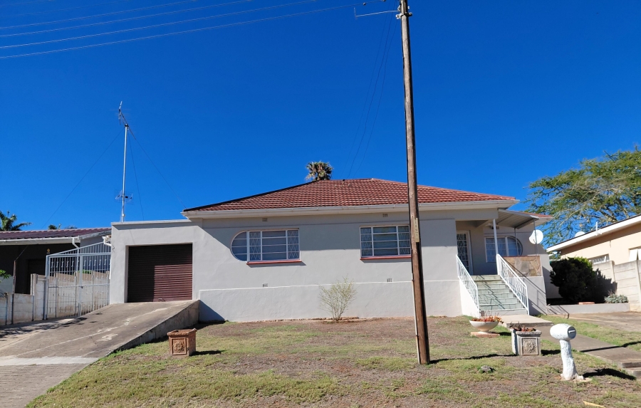 3 Bedroom Property for Sale in Bothasrus Eastern Cape